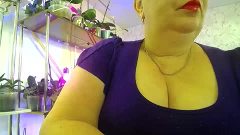 Snapshot of lady_gloria chatting on 02-13-26, 10:00 Lady Gloria online show from 02-13-26, 10:00