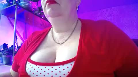 Snapshot of lady_gloria chatting on 02-16-26, 05:25 Lady Gloria online show from 02-16-26, 05:25