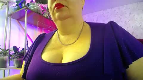 Snapshot of lady_gloria chatting on 02-19-26, 08:32 Lady Gloria online show from 02-19-26, 08:32