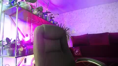 Snapshot of lady_gloria chatting on 02-20-26, 07:10 Lady Gloria online show from 02-20-26, 07:10