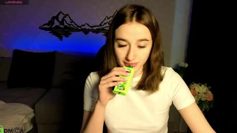 Olivia online show from 05-14-26, 01:01