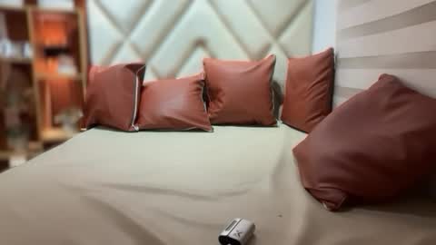 lady_mari69 online show from 11-11-25, 05:24