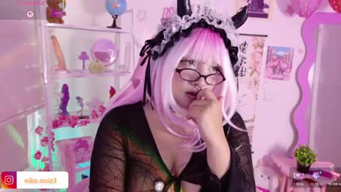 Snapshot of lady_noize chatting on 05-18-26, 09:42 Lady online show from 05-18-26, 09:42