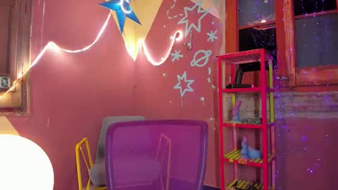 Mia online show from 11-08-25, 09:13