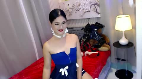 Snapshot of lady_trix000 chatting on 05-07-26, 10:59 Trix online show from 05-07-26, 10:59