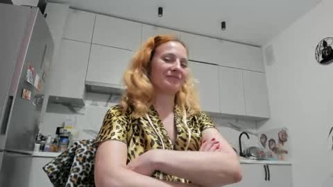 Sima Ladybigsmile online show from 04-24-26, 06:32