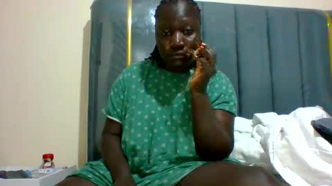 lindah32 online show from 12-25-24, 05:15