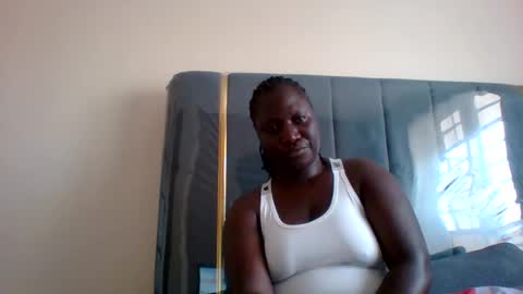 lindah32 online show from 12-26-24, 02:48