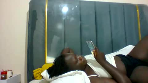 lindah32 online show from 12-29-24, 08:58