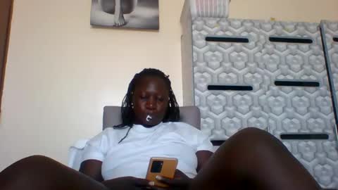 lindah32 online show from 01-16-25, 12:31