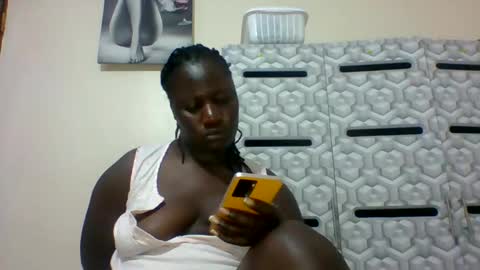 lindah32 online show from 01-28-25, 01:18