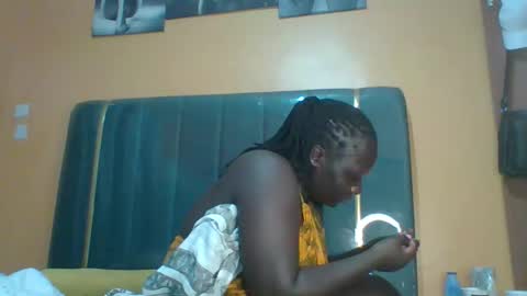 lindah32 online show from 02-09-26, 06:01