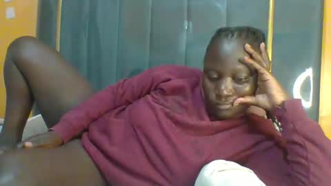 lindah32 online show from 04-09-26, 12:43