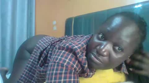 lindah32 online show from 04-27-26, 06:50