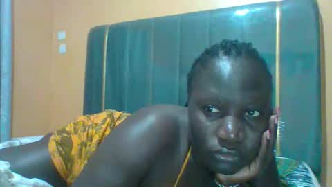 lindah32 online show from 06-09-26, 07:25