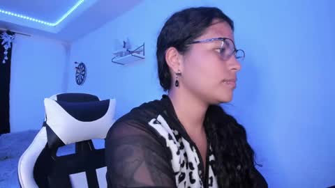  Lady  online show from 12-15-24, 05:13