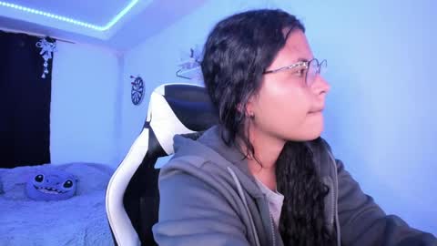  Lady  online show from 12-16-24, 05:17