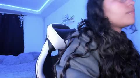  Lady  online show from 12-19-24, 03:07