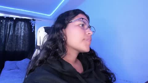  Lady  online show from 12-21-24, 10:30