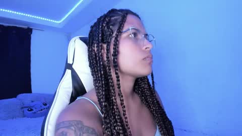  Lady  online show from 02-05-25, 06:13