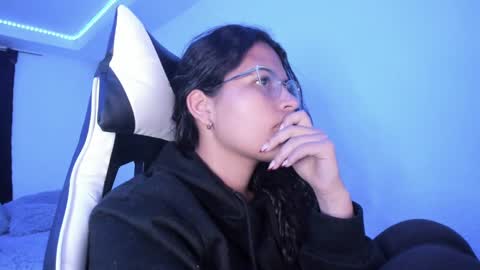  Lady  online show from 03-04-25, 12:39