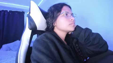  Lady  online show from 03-04-25, 06:47