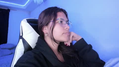  Lady  online show from 10-22-25, 02:01