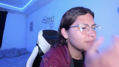  Lady  online show from 12-17-25, 03:56