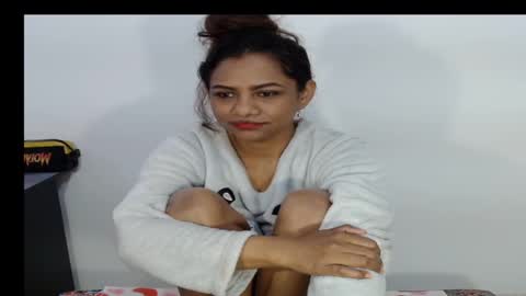 Snapshot of ladyhidden_ chatting on 12-14-25, 05:40 lady online show from 12-14-25, 05:40