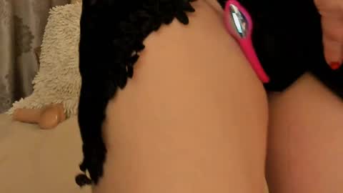 ladyjanyne online show from 04-15-26, 07:58