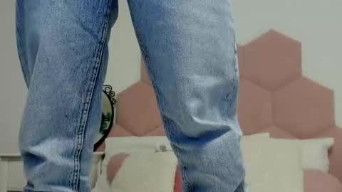 Lia online show from 01-20-25, 10:51