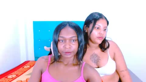 Snapshot of ladypussy69779756 chatting on 12-14-24, 02:01 laura online show from 12-14-24, 02:01