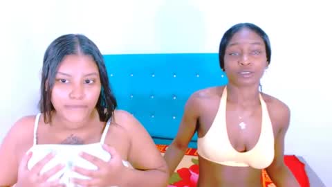 Snapshot of ladypussy69779756 chatting on 12-18-24, 05:00 laura online show from 12-18-24, 05:00