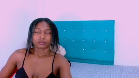 Snapshot of ladypussy69779756 chatting on 01-04-25, 03:49 laura online show from 01-04-25, 03:49