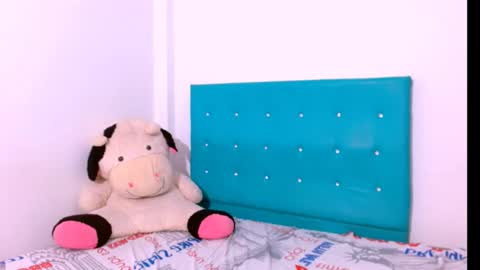 Snapshot of ladypussy69779756 chatting on 01-18-25, 05:20 laura online show from 01-18-25, 05:20