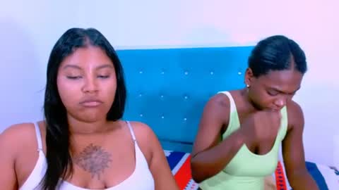 Snapshot of ladypussy69779756 chatting on 03-11-25, 09:45 laura online show from 03-11-25, 09:45