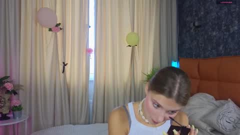 Lilia online show from 09-19-25, 07:10