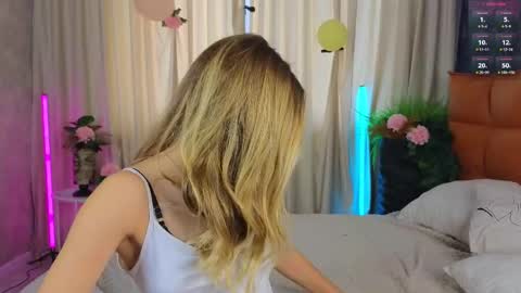 Lilia online show from 09-26-25, 07:23