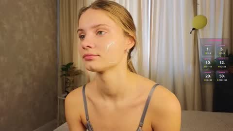 Lilia online show from 10-23-25, 06:45