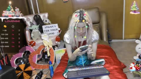 Skinnygirl online show from 12-11-24, 11:54