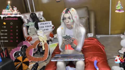 Skinnygirl online show from 12-19-24, 01:50