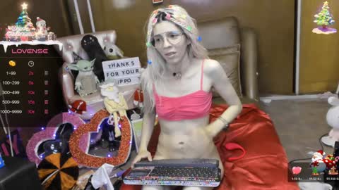 Skinnygirl online show from 12-21-24, 12:42