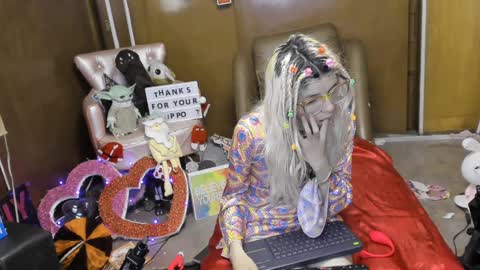 Skinnygirl online show from 12-28-24, 12:47