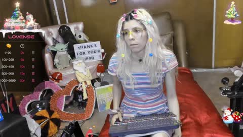 Skinnygirl online show from 12-28-24, 11:26