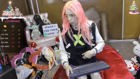 Skinnygirl online show from 01-06-25, 02:04