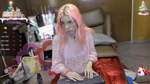 Skinnygirl online show from 01-22-25, 03:20