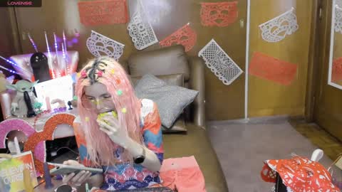 Skinnygirl online show from 02-06-25, 11:15