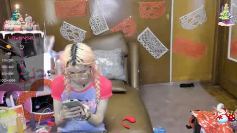 Skinnygirl online show from 02-14-25, 04:04