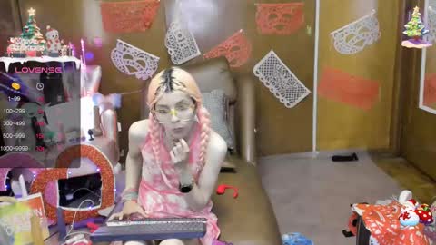 Skinnygirl online show from 02-15-25, 01:10