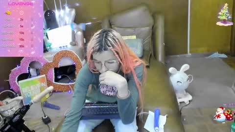 Skinnygirl online show from 09-25-25, 02:15